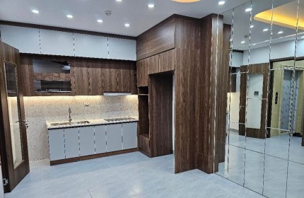 Bán nhà mặt ngõ trung tâm Đống Đa 40m2, 6 tầng thang máy hơn 8 tỷ